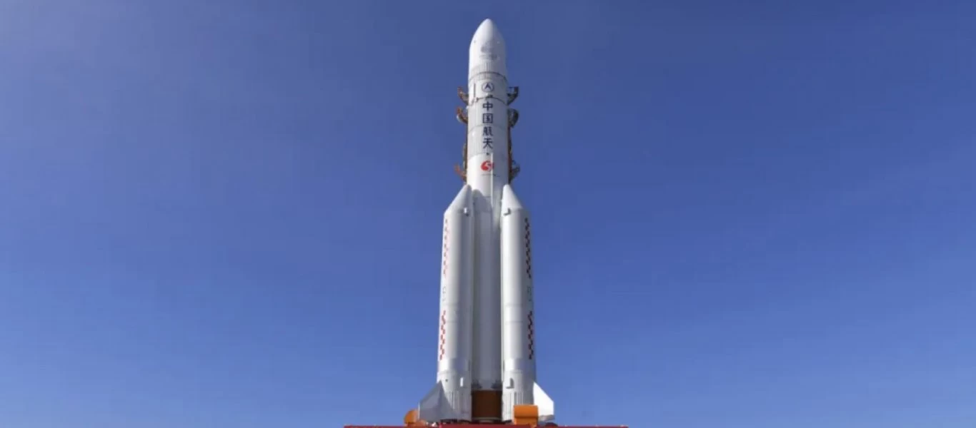 Εκτός ελέγχου κινεζικός πύραυλος 21 τόνων - Πέφτει στη Γη και μπορεί να προσγειωθεί σε κατοικημένες περιοχές (βίντεο)